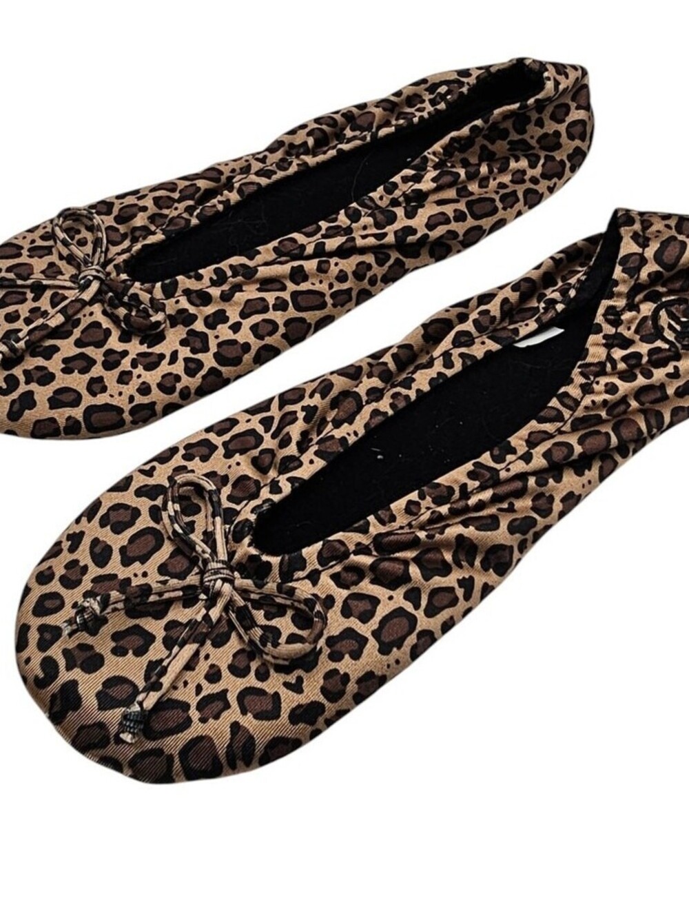 Isotoner Womens L (8-9) Ballet Style Slippers Leopard Cheetah Print Leather Sole